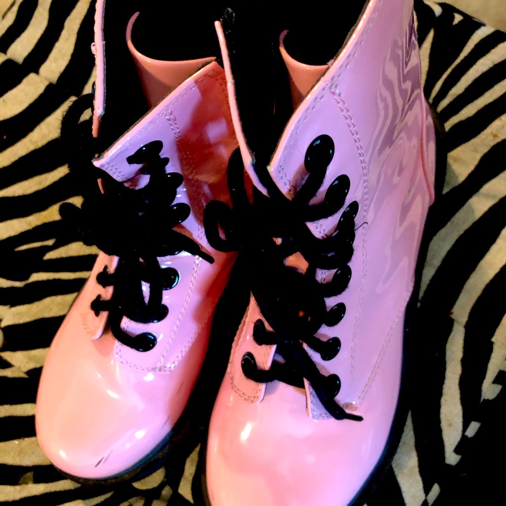 Sheln lace ups @ $50 like new